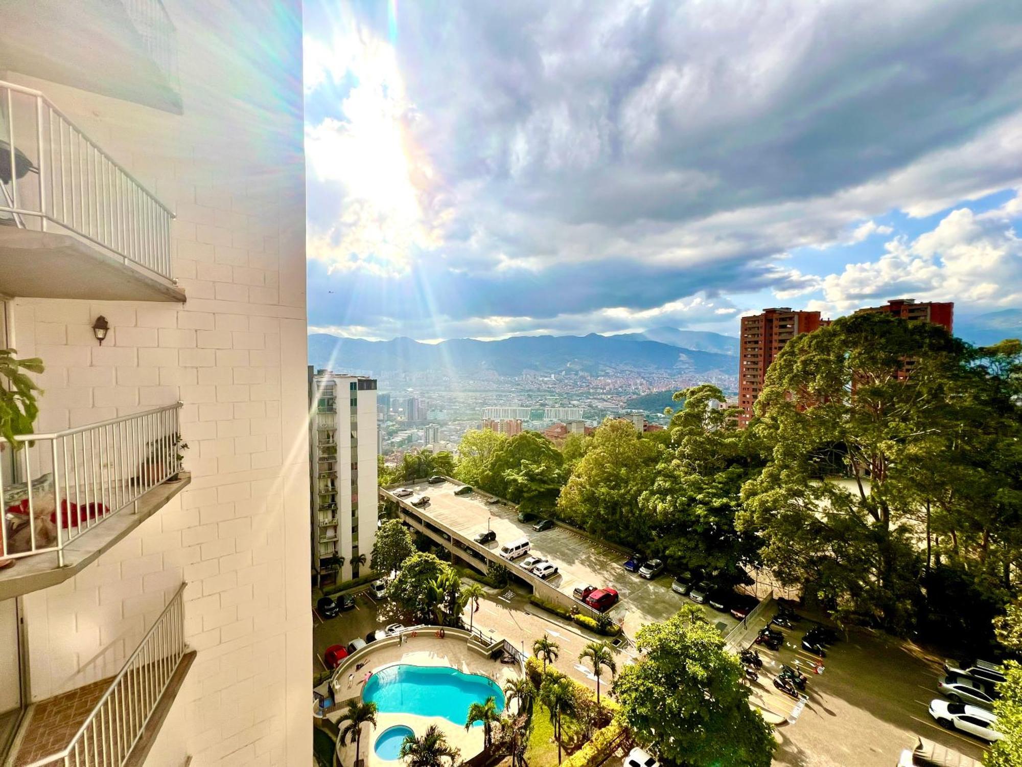 Apartment Parque Lleras Poblado Palmas