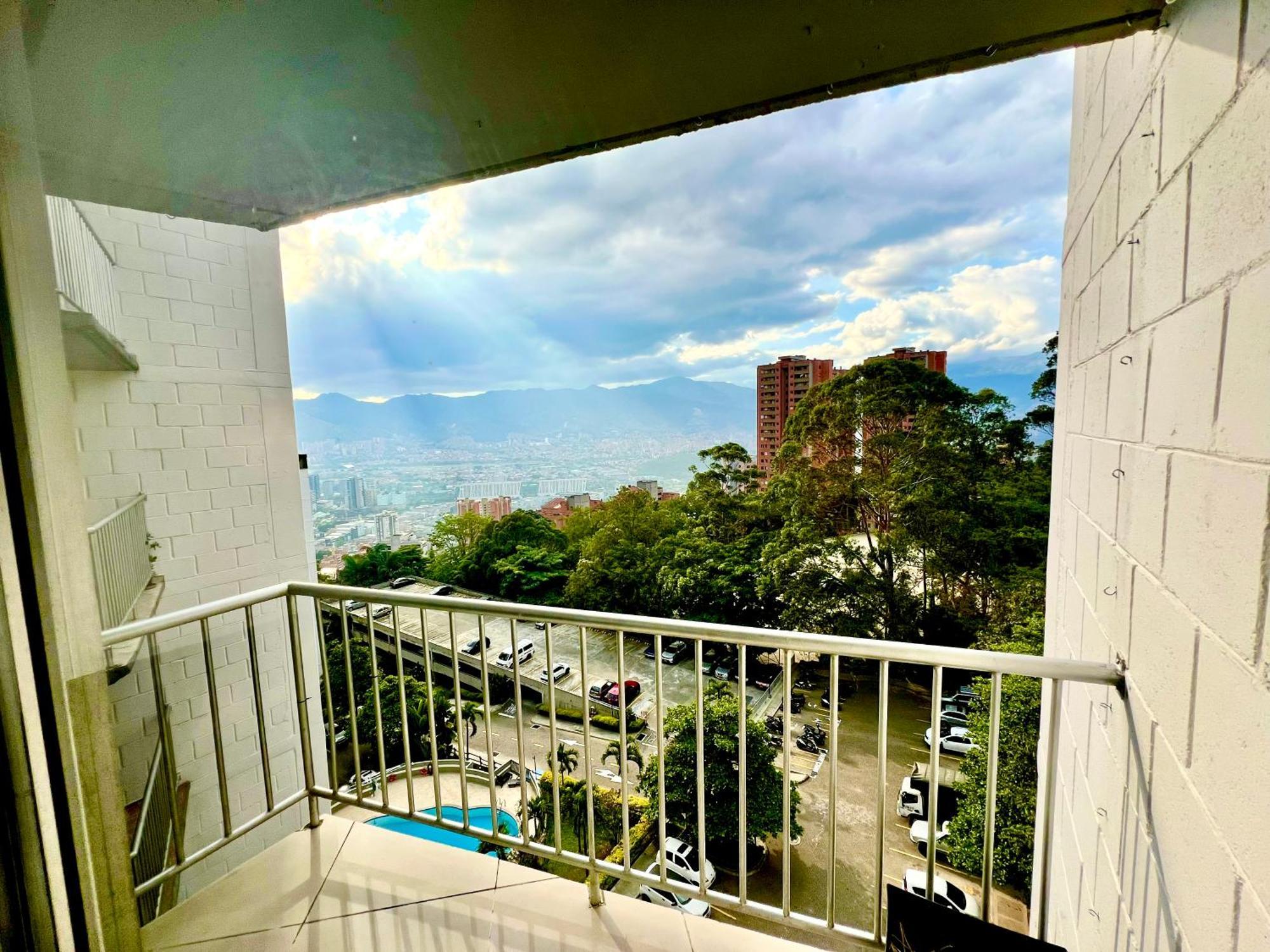 Apartment Parque Lleras Poblado Palmas Medellin